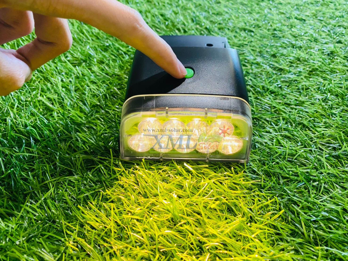 สปอร์ตไลท์ปักสนามโซล่าเซลล์ รุ่น SSL-001