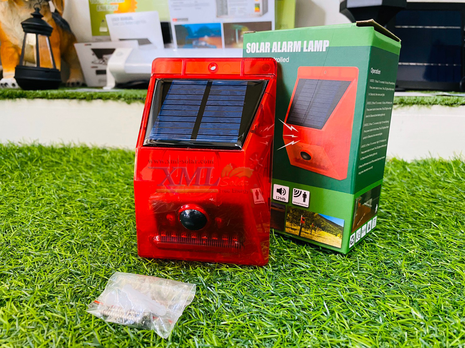 สัญญาณกันขโมย (Alarm) โซล่าเซลล์ (สีแดง) + Remote