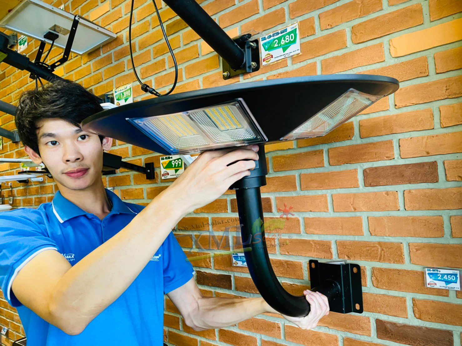 ขายึดโคมไฟ UFO ปลาย 3 นิ้ว แบบโค้ง (มีรอยขูดขีด)