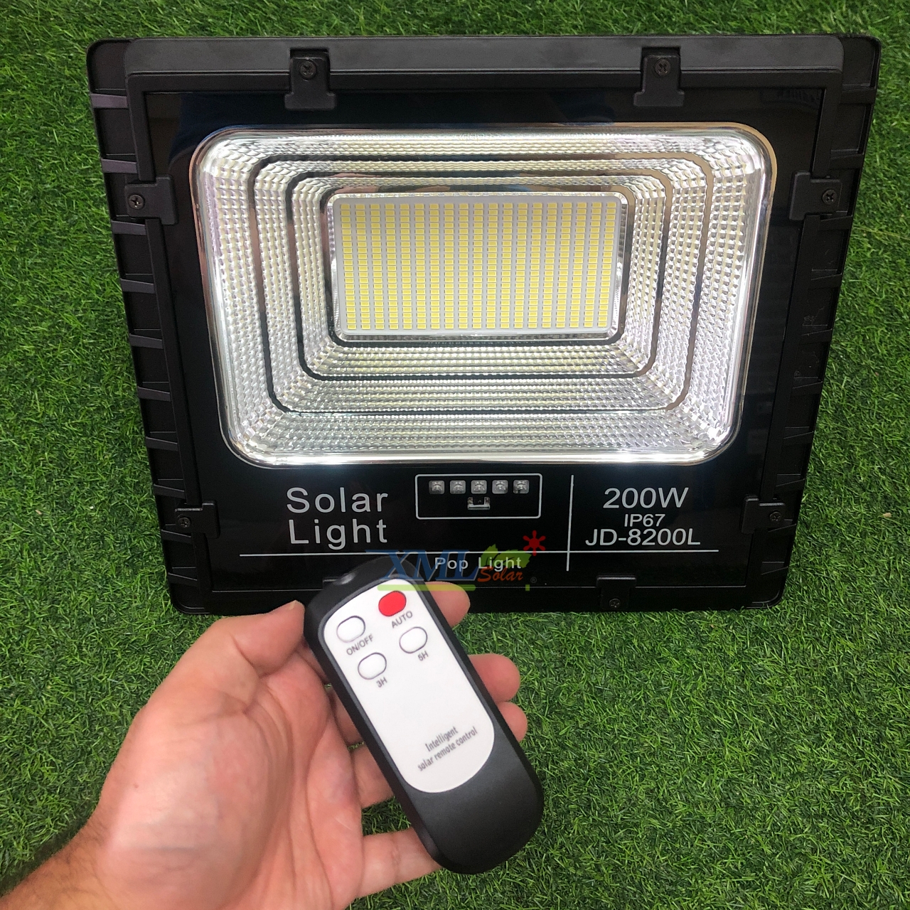 สปอร์ตไลท์โซล่าเซลล์ 200 W. รุ่นใหม่ JD8200L (แสง : ขาว)