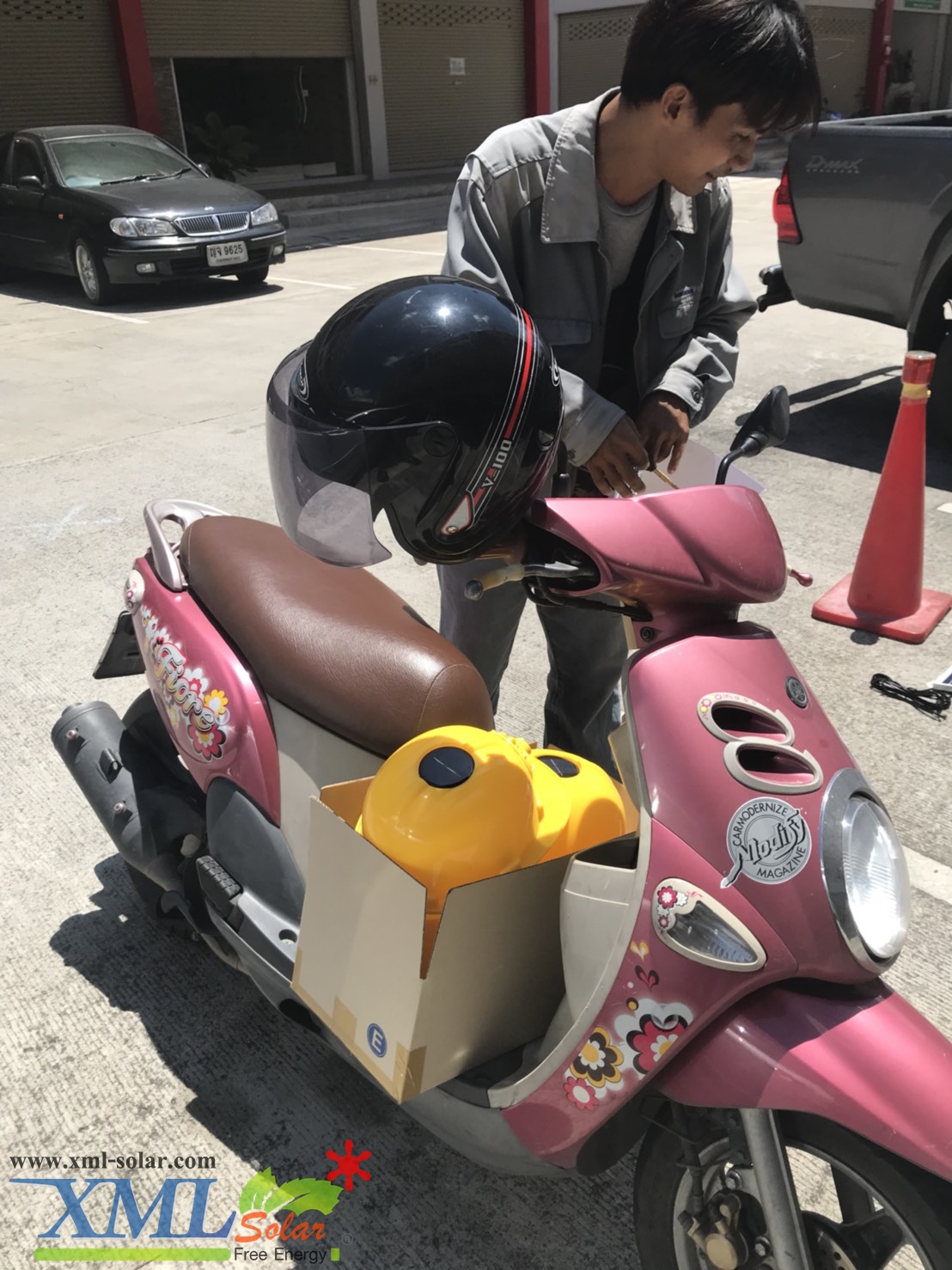 หมวกเซฟตี้ + พัดลมโซล่าเซลล์ (สีเหลือง)