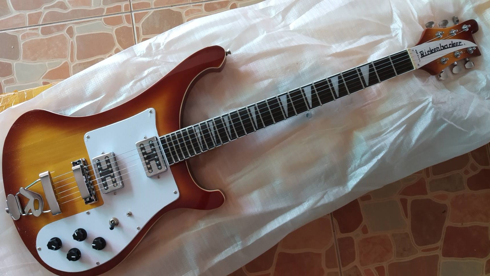 RICKENBACKER Guitar