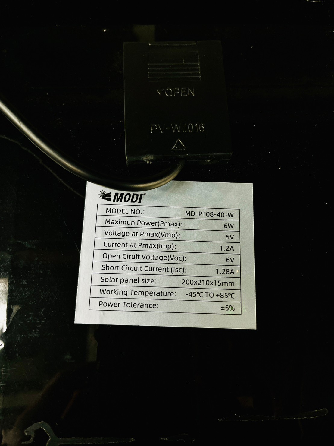 รุ่นประหยัด ไฟสปอตไลท์โซล่าเซลล์ 40 W. รุ่น MODI x XML (เปิดได้ 3 แสง)