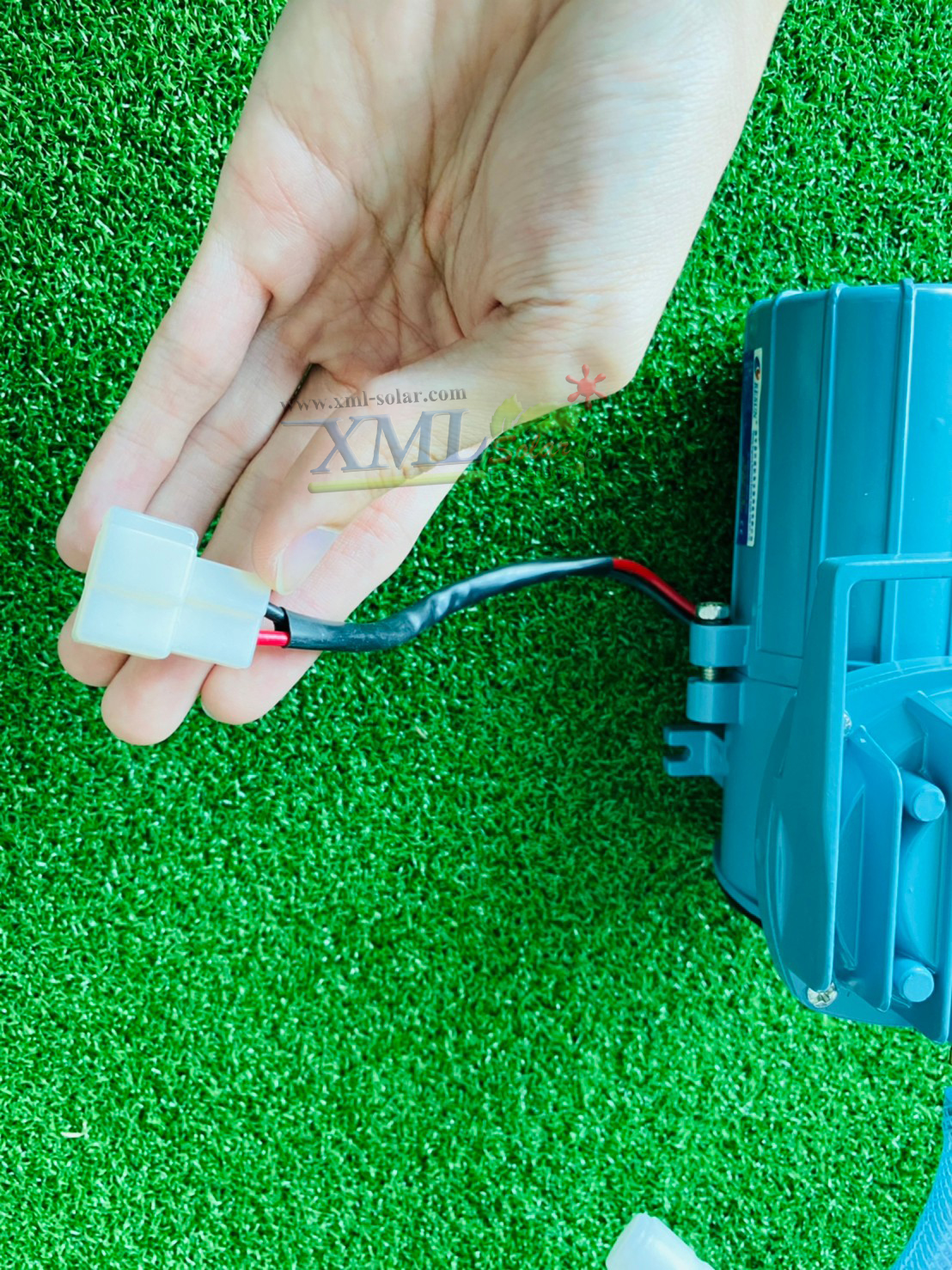 ชุดปั๊มออกซิเจน โซล่าเซลล์ รุ่นใหญ่ (ระบบ DC) ปั๊ม 12v. /18 W. พร้อมแผงโค้งงอได้ 120 Watt