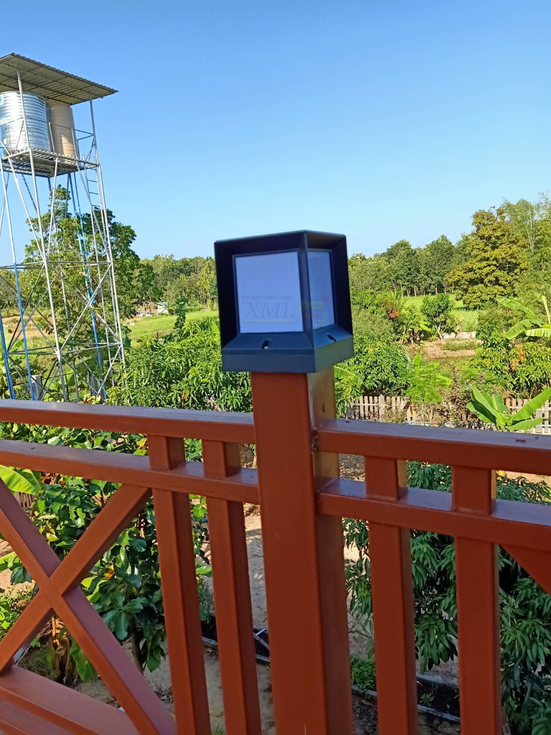 โคมไฟหัวเสาโซล่าเซลล์ ทรง ลูกบาศก์ Size S (110lm)(เเสง : ขาว+เหลืองวอมไวท์)