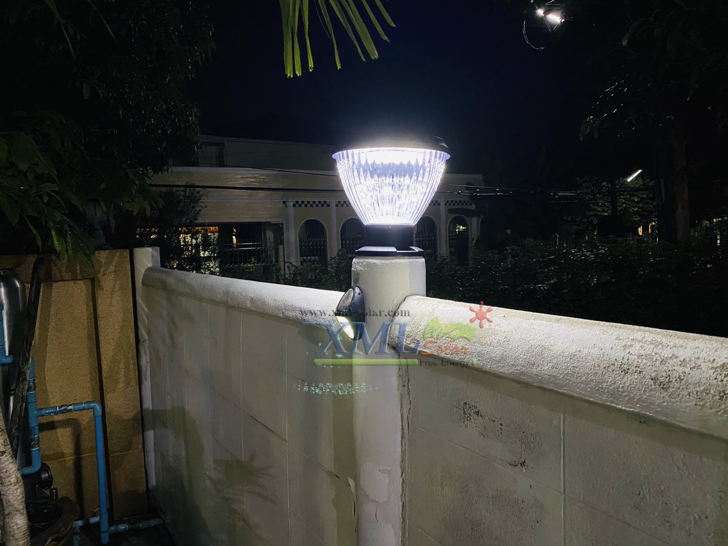 ไฟหัวเสาโซล่าเซลล์ ทรงถ้วย Cupcake 30 SMD LED (เเสง : ขาว)