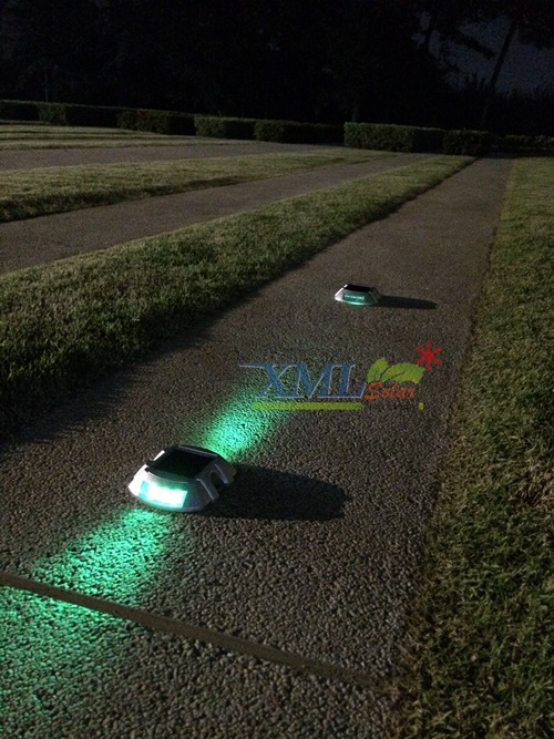 ไฟหมุดถนนโซล่าเซลล์ 6 LED รุ่น Robot (เเสง : เขียวกระพริบ)