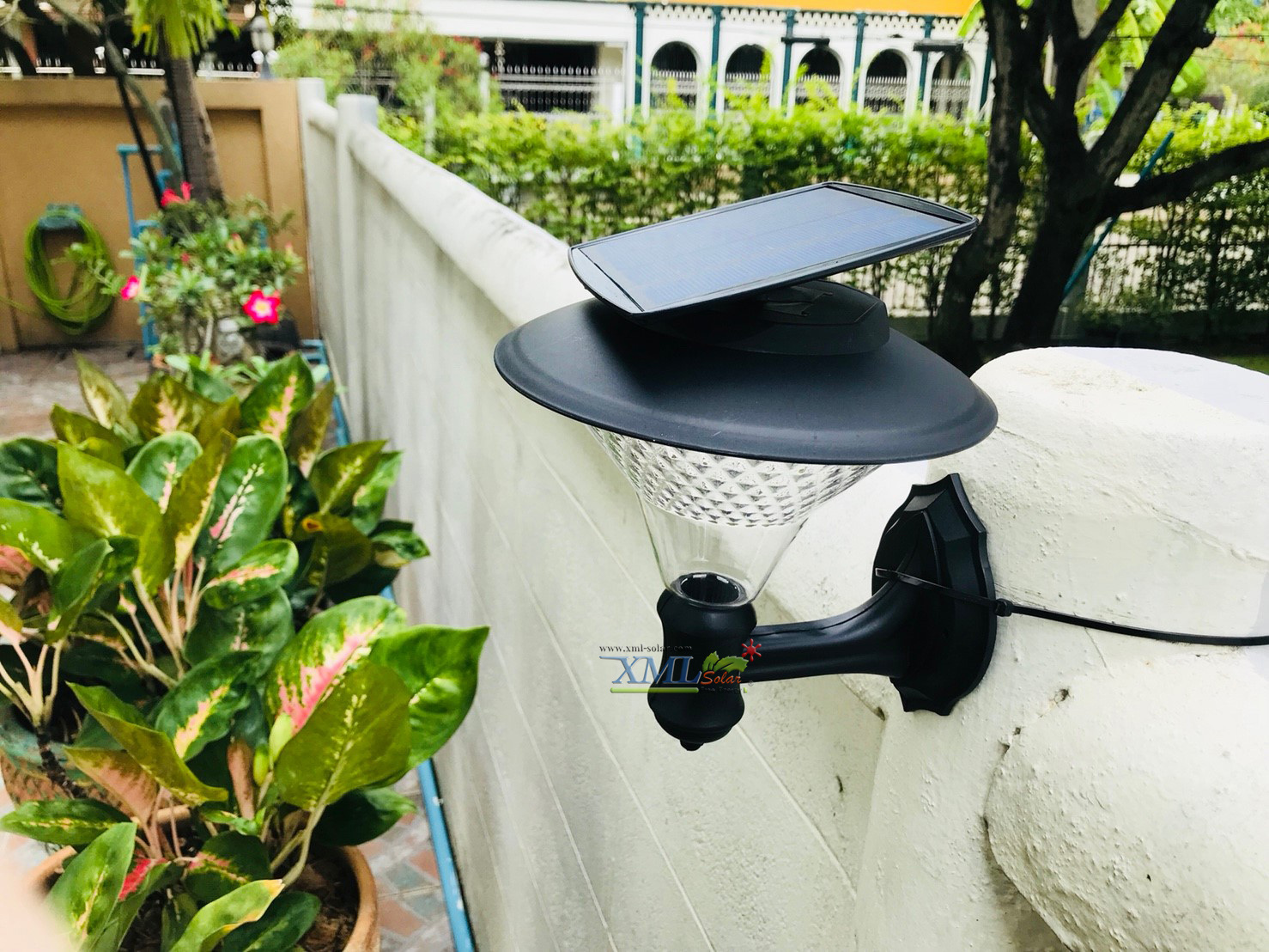 โคมไฟกิ่งโซล่าเซลล์ 60 SMD LED (เเสง : ขาว)