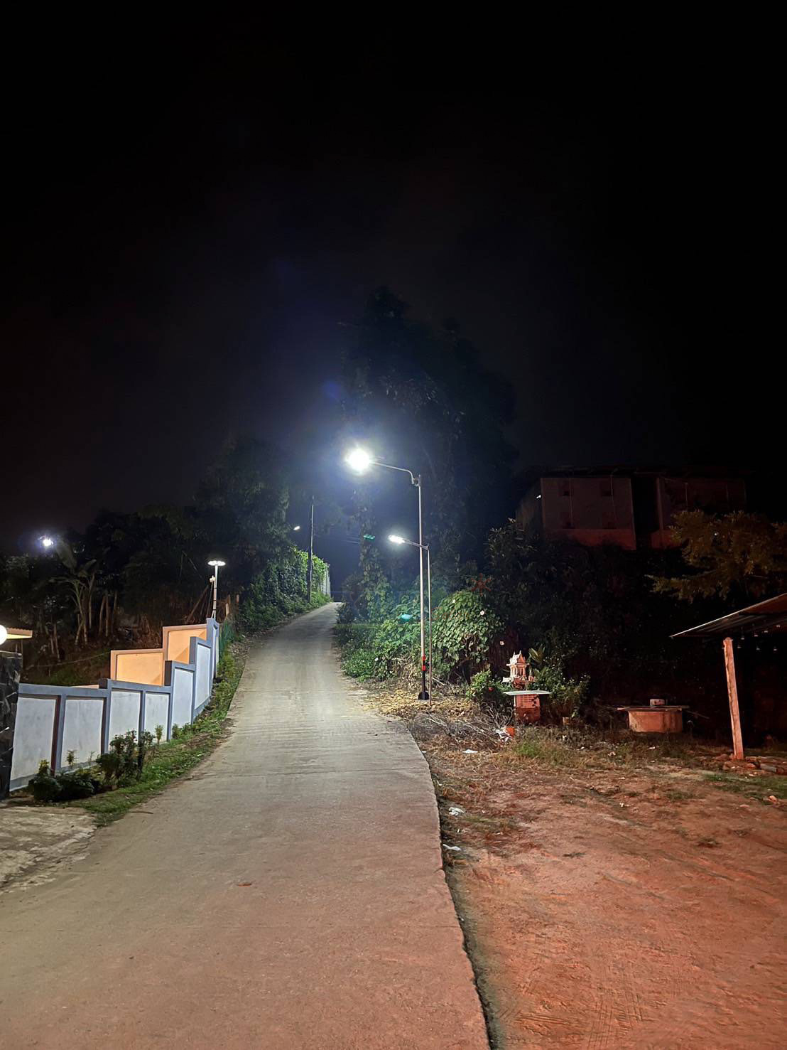 โคมไฟถนนโซล่าเซลล์ 400W รุ่น MD-SLT30-400W (แสง : ขาว)