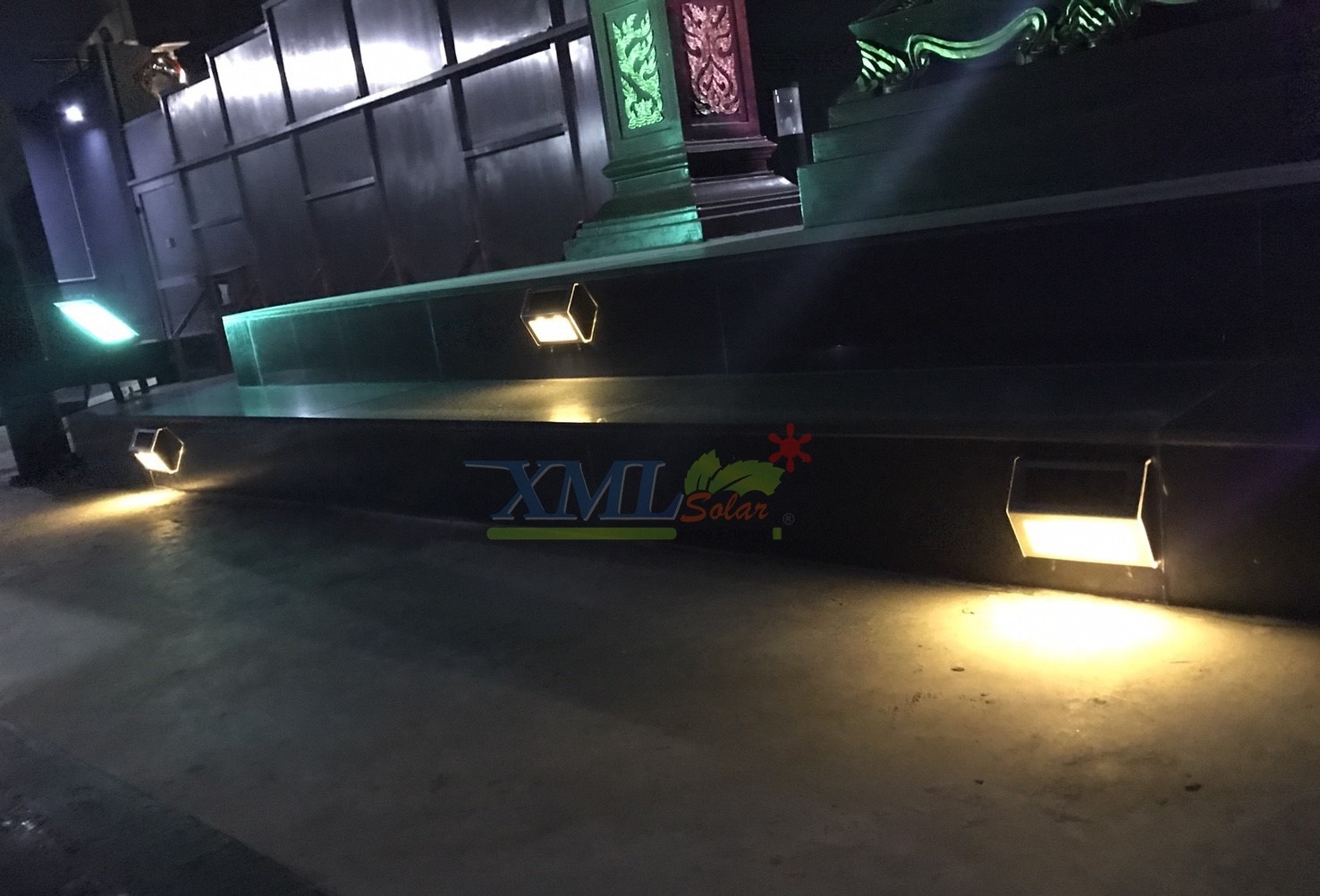 ไฟโซล่าเซลล์ติดบันได 3 LED V.2 (แสง : เหลืองวอมไวท์)