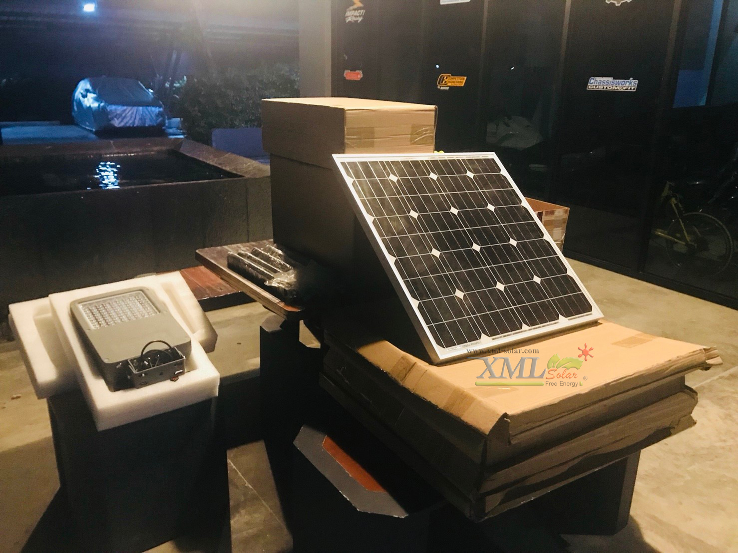 ไฟสปอตไลท์โซล่าเซลล์ 6500 Lumens. ไซต์ใหญ่ (เเสง : เหลืองวอมไวท์)