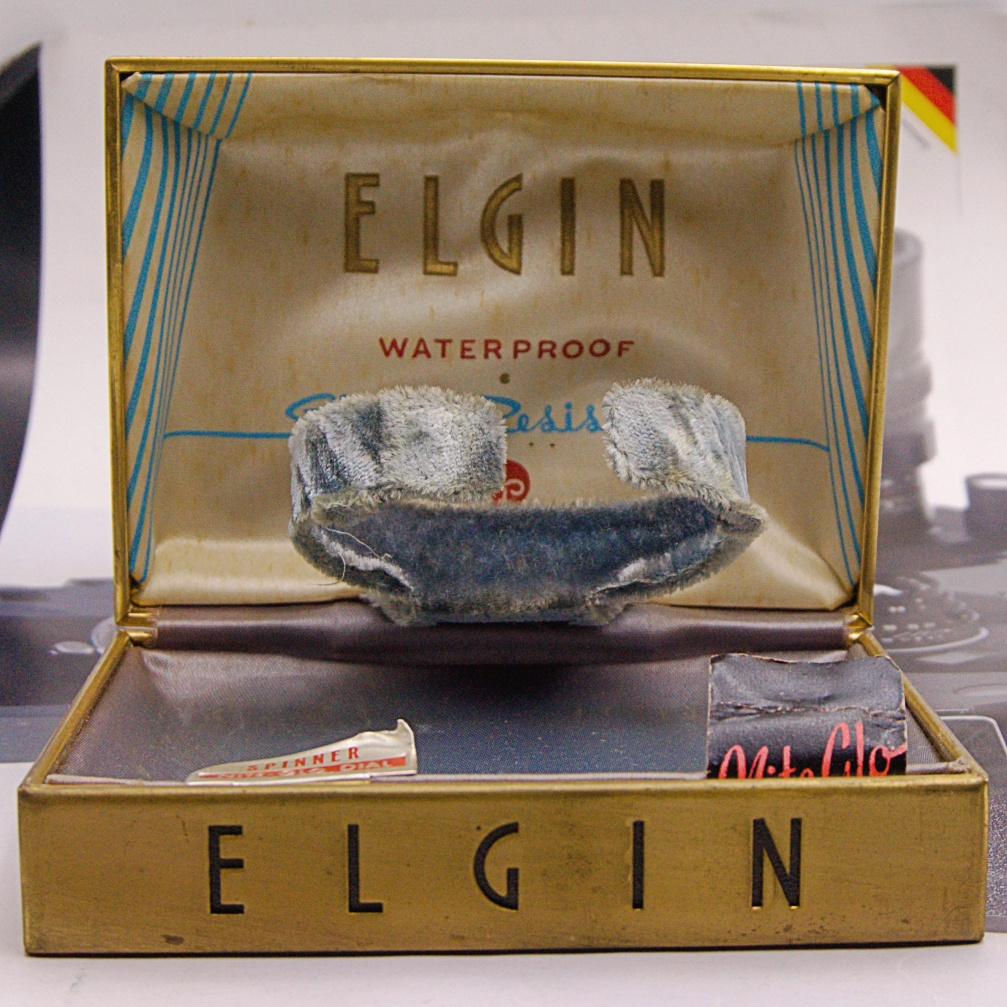 นาฬิกาเก่า ELGIN ไขลาน พร้อมกล่องเดิม