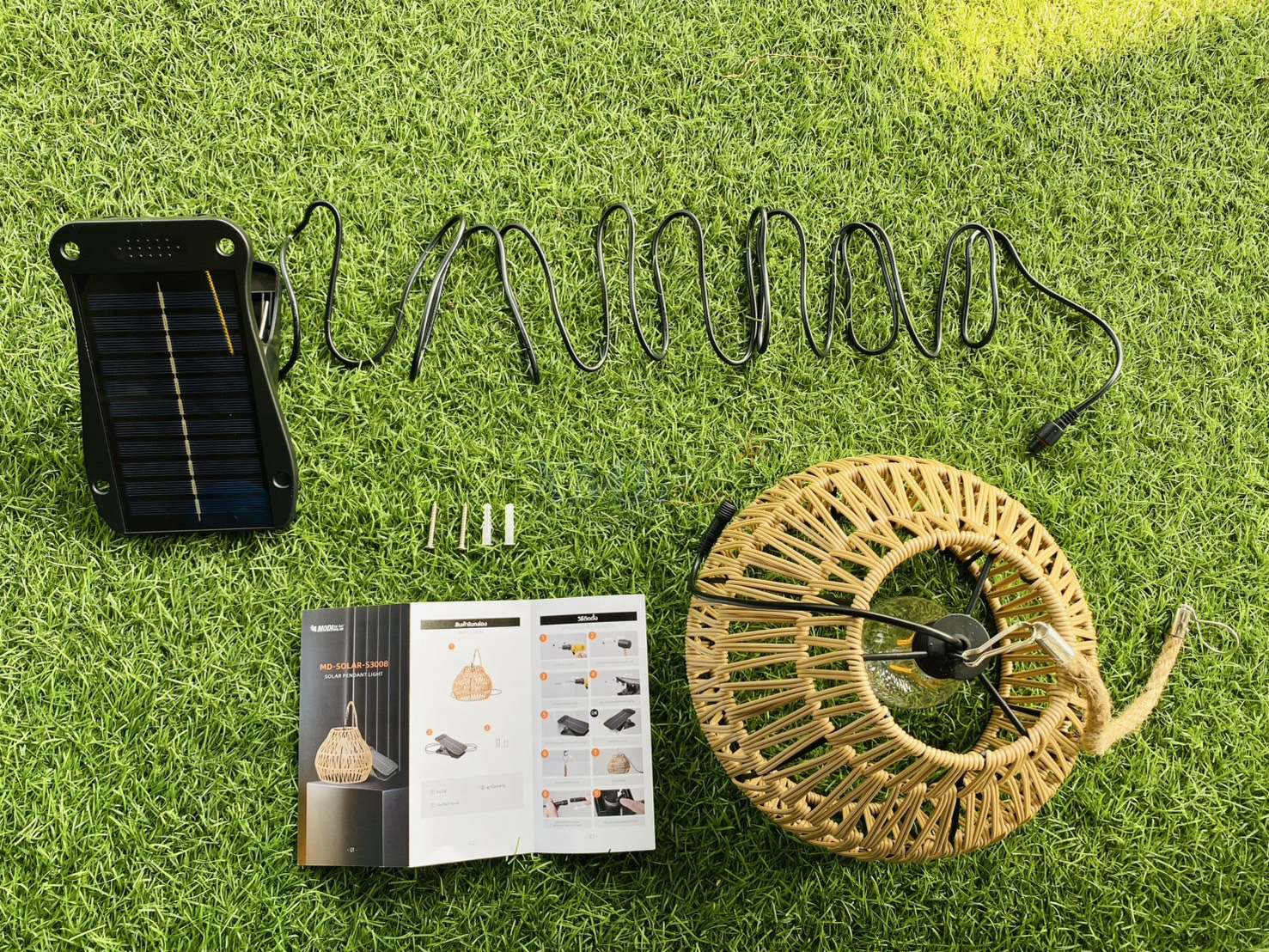 โคมไฟแขวน โซล่าเซลล์ รุ่น MD-S3008 (แสง : เหลืองวอมไวท์)