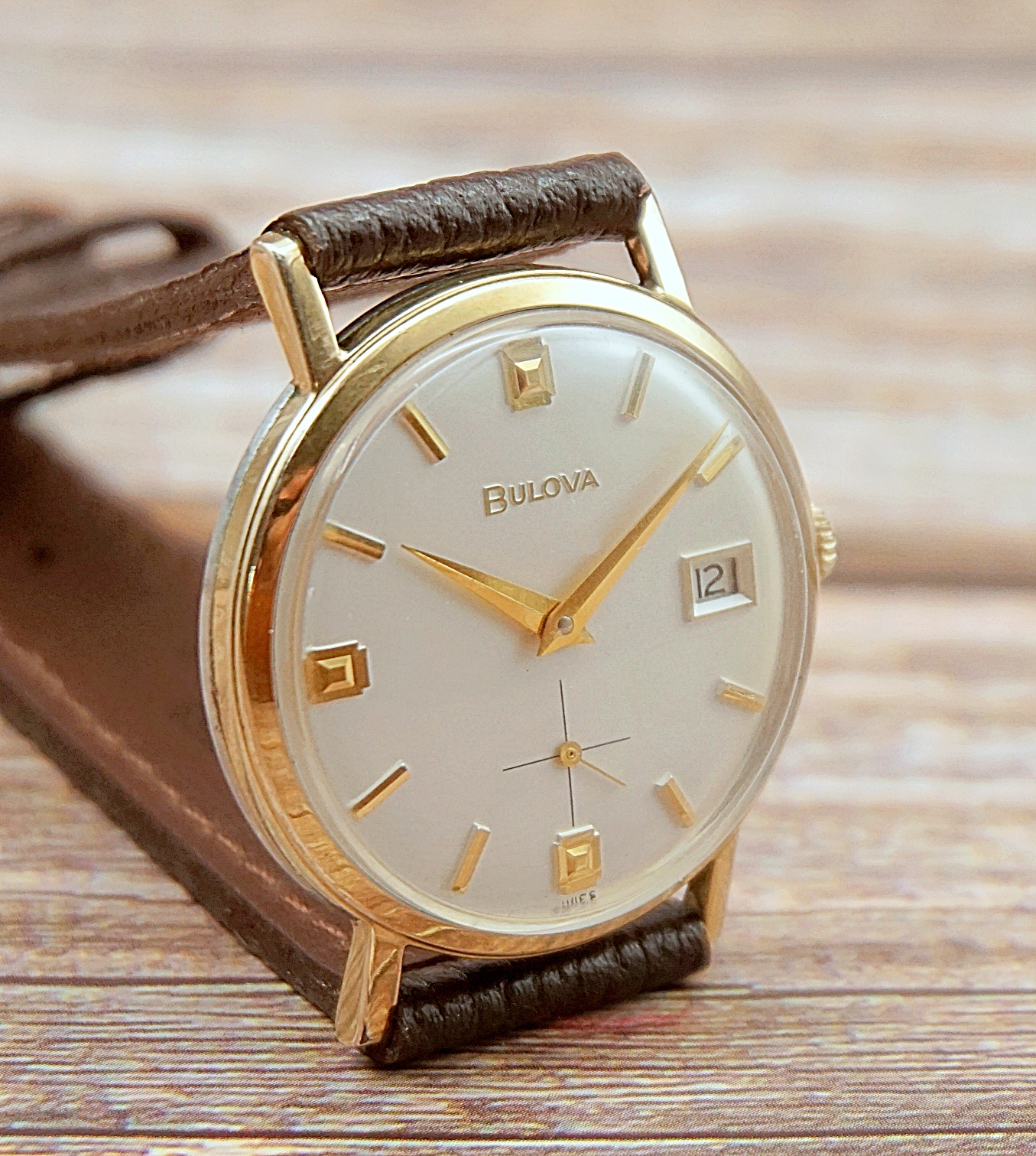 นาฬิกาเก่า BULOVA ไขลานสองเข็มครึ่ง