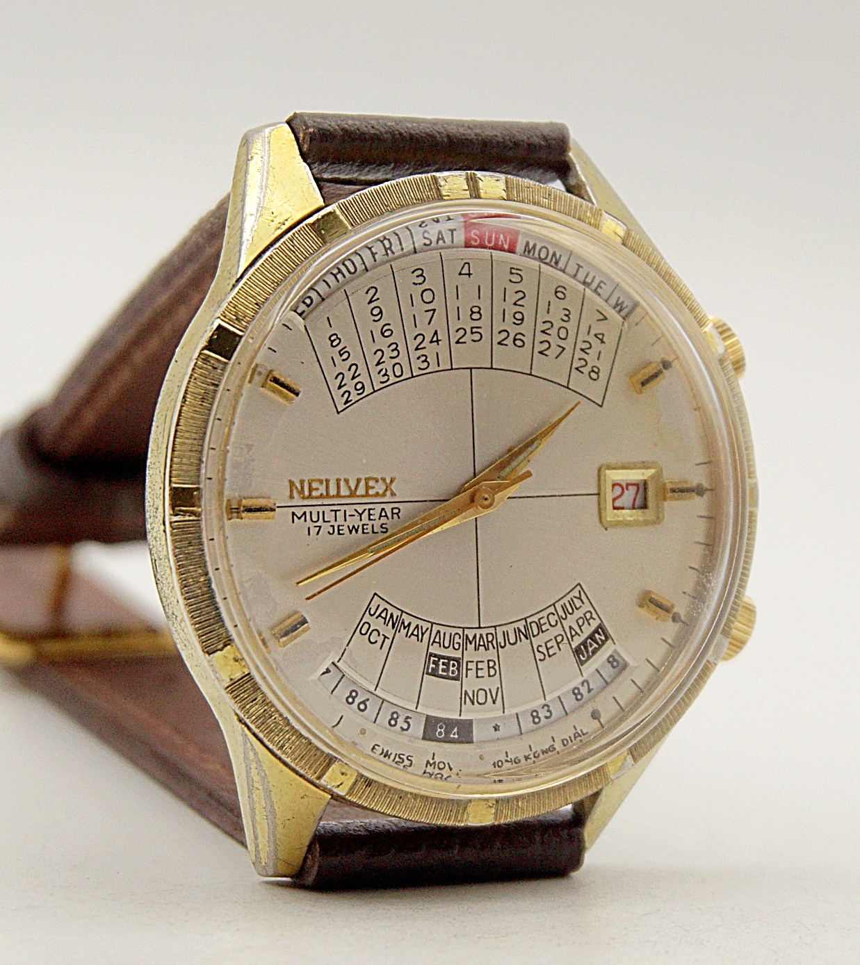 นาฬิกาเก่า NEUVEX ไขลานพร้อมปฎิทิน