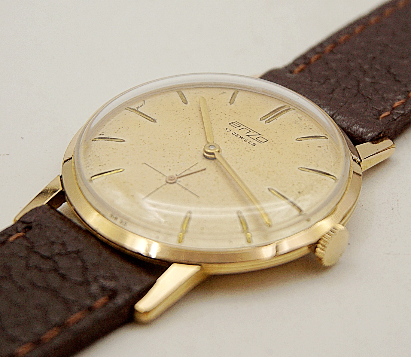 นาฬิกาเก่า ENZO ไขลานสองเข็มครึ่ง
