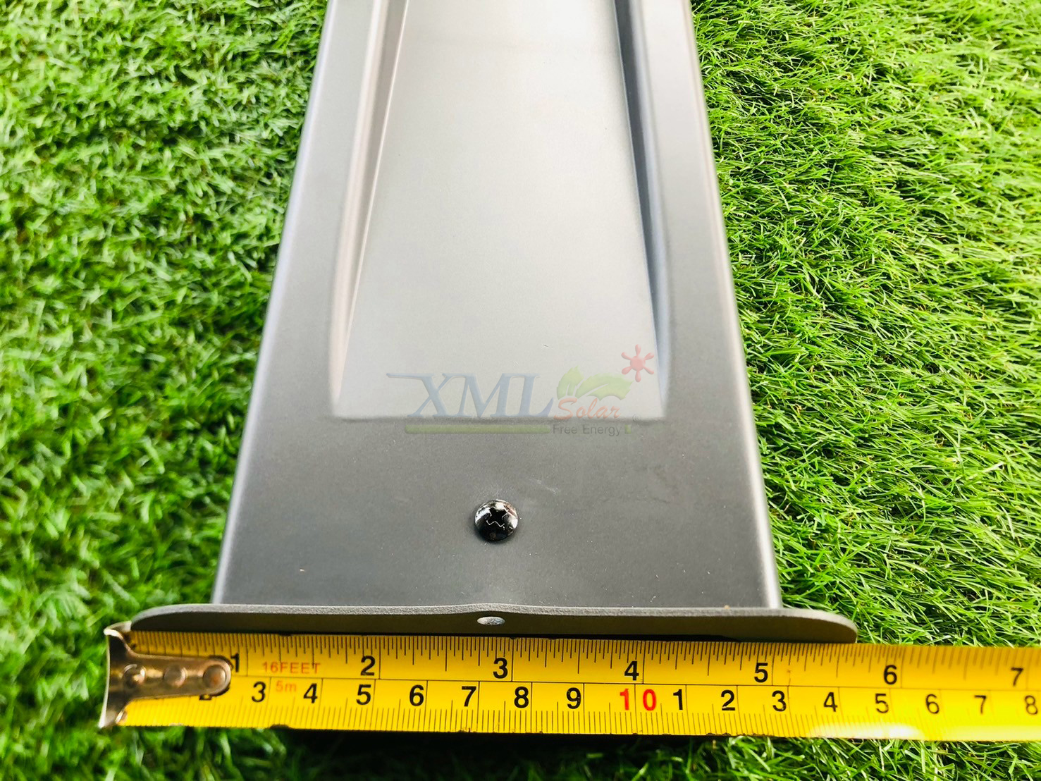 โคมไฟตั้งพื้นโซล่าเซลล์ รุ่น SGL-18 (แสง : เหลืองวอมไวท์)