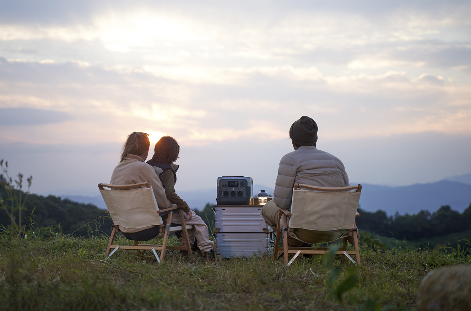 ชุดไฟอเนกประสงค์โซล่าเซลล์ รุ่น DELTA 2 (กำลังสูงสุด 2700W) + แผงโซล่าเซลล์แบบโค้งงอได้ 120W