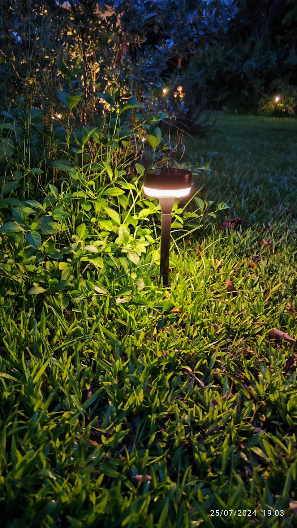 โคมไฟปักสนามโซล่าเซลล์ รุ่น MD-SSL06