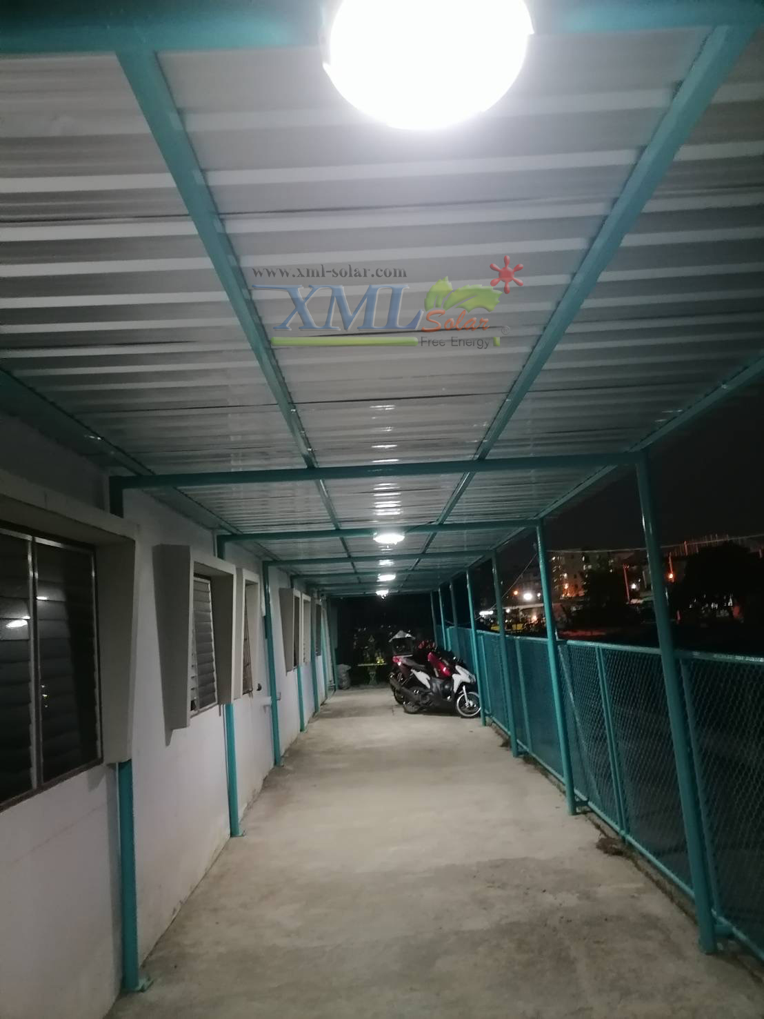 โคมไฟซาลาเปาโซล่าเซลล์ ติดเพดาน-ผนัง รุ่น 200W. (แสงขาว)