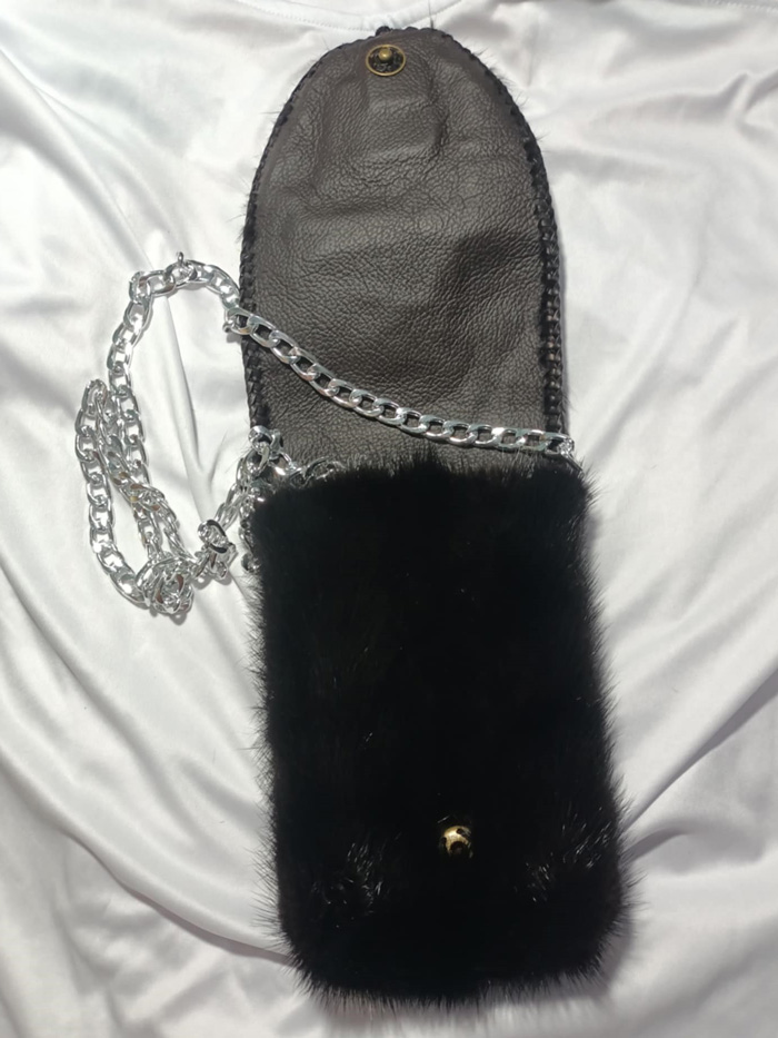 กระเป๋าสะพายข้าง หนังมิ้งค์