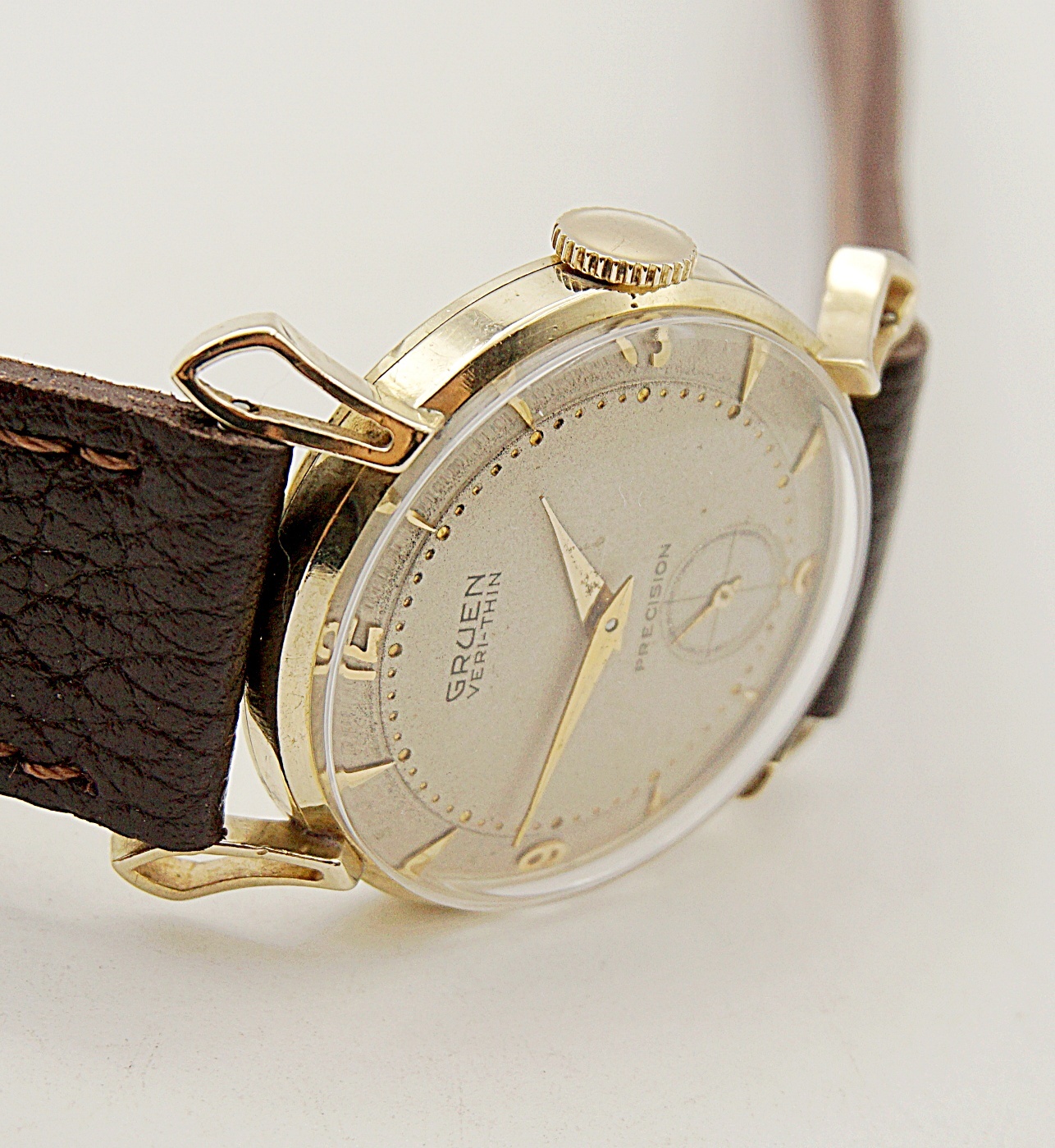 นาฬิกาเก่า GRUEN ไขลานสองเข็มครึ่ง (ตัวเรือนทอง 14K)