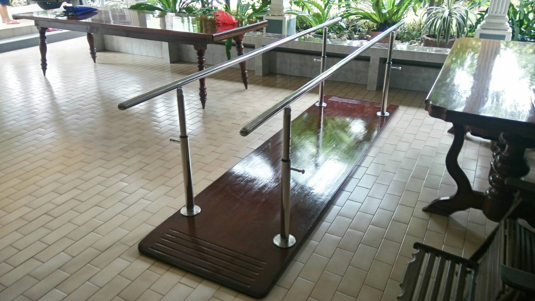 ราวฝึกเดิน ราวหัดเดิน ราวคู่ขนานฝึกเดิน Parallel bar