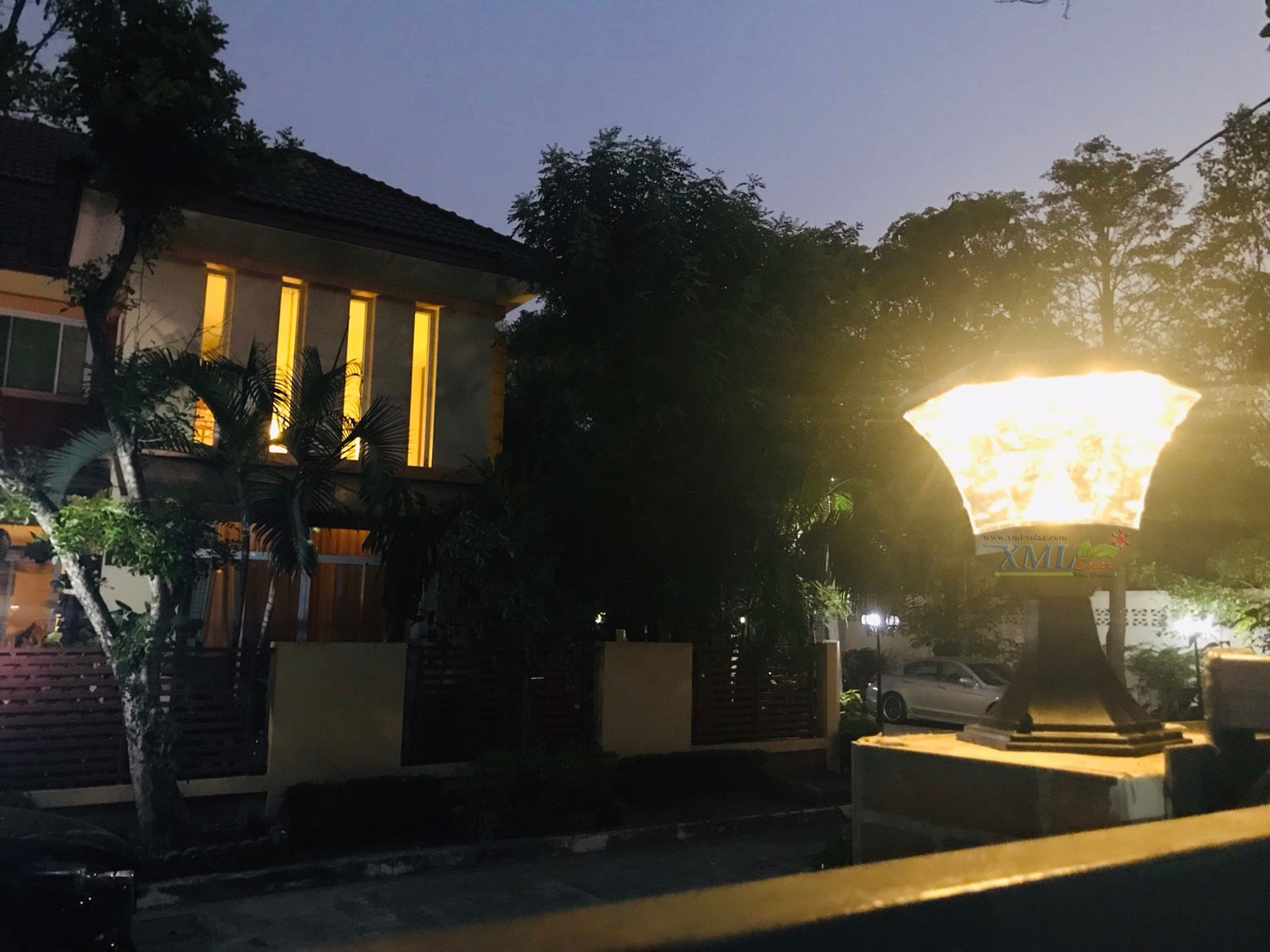 โคมไฟหัวเสา ทรงหกเหลี่ยม 8 Super SMD LED (เเสง : เหลืองวอมไวท์)