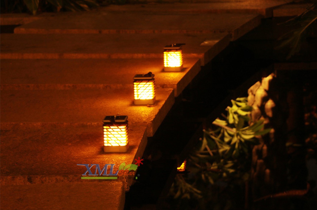 ไฟห้อยโซล่าเซลล์ ทรงสี่เหลียม ตาข่าย (แสง: เปลวไฟเหลืองวอมไวท์)
