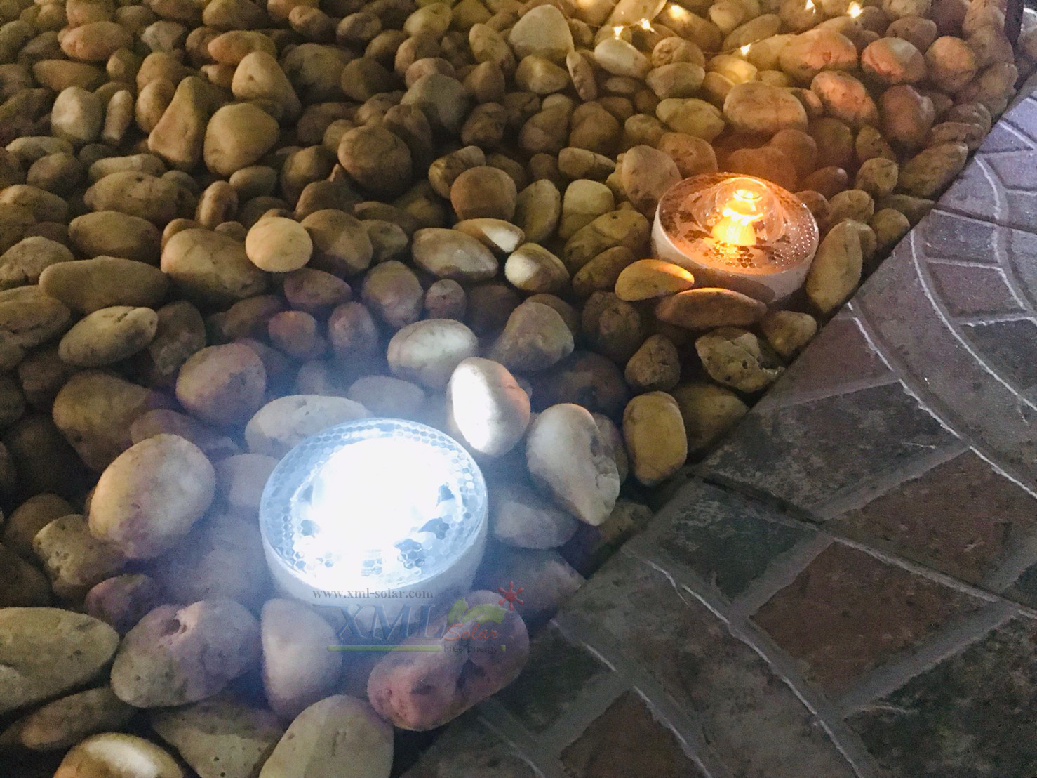 ไฟฝังพื้นโซล่าเซลล์ 6 LED รุ่นลูกแก้ว