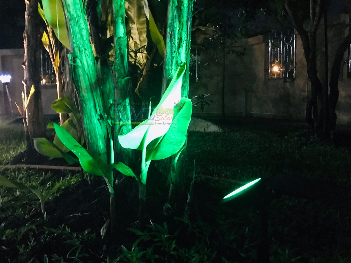 สปอร์ตไลท์ปักสนามโซล่าเซลล์ 9 LED(super bright) (เเสง : หลากสี)