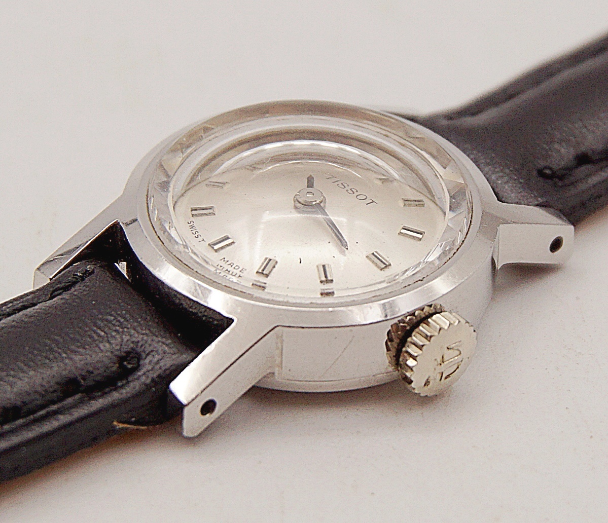 นาฬิกาเก่า TISSOT ไขลาน (นาฬิกาผู้หญิง)