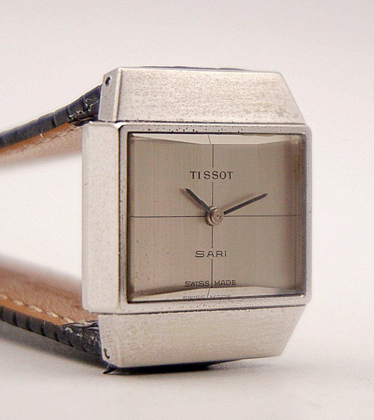 นาฬิกาเก่า TISSOT ไขลาน (นาฬิกาผู้หญิง)