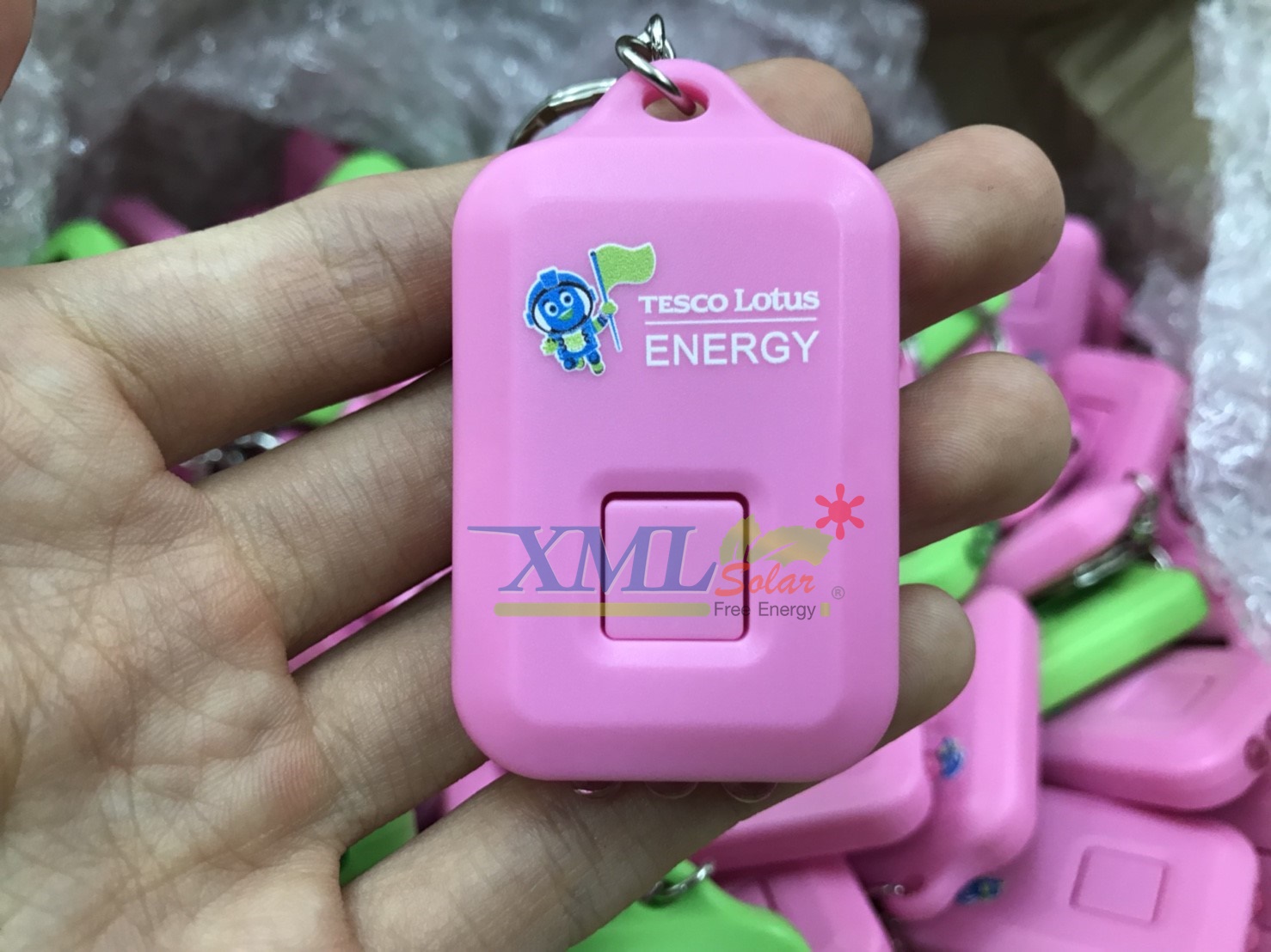 พวงกุญแจไฟฉายโซล่าเซลล์ 3 LED (คละสี ได้รับ 1 ชิ้น)