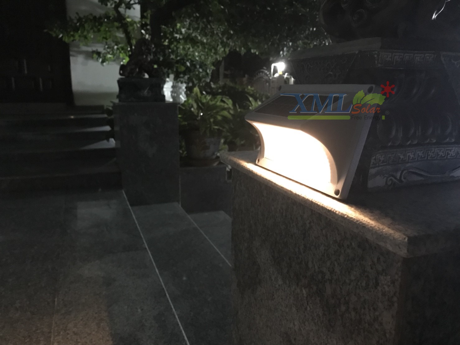 ไฟบันไดโซล่าเซลล์ ทรงสี่เหลี่ยม 5 SMD LED