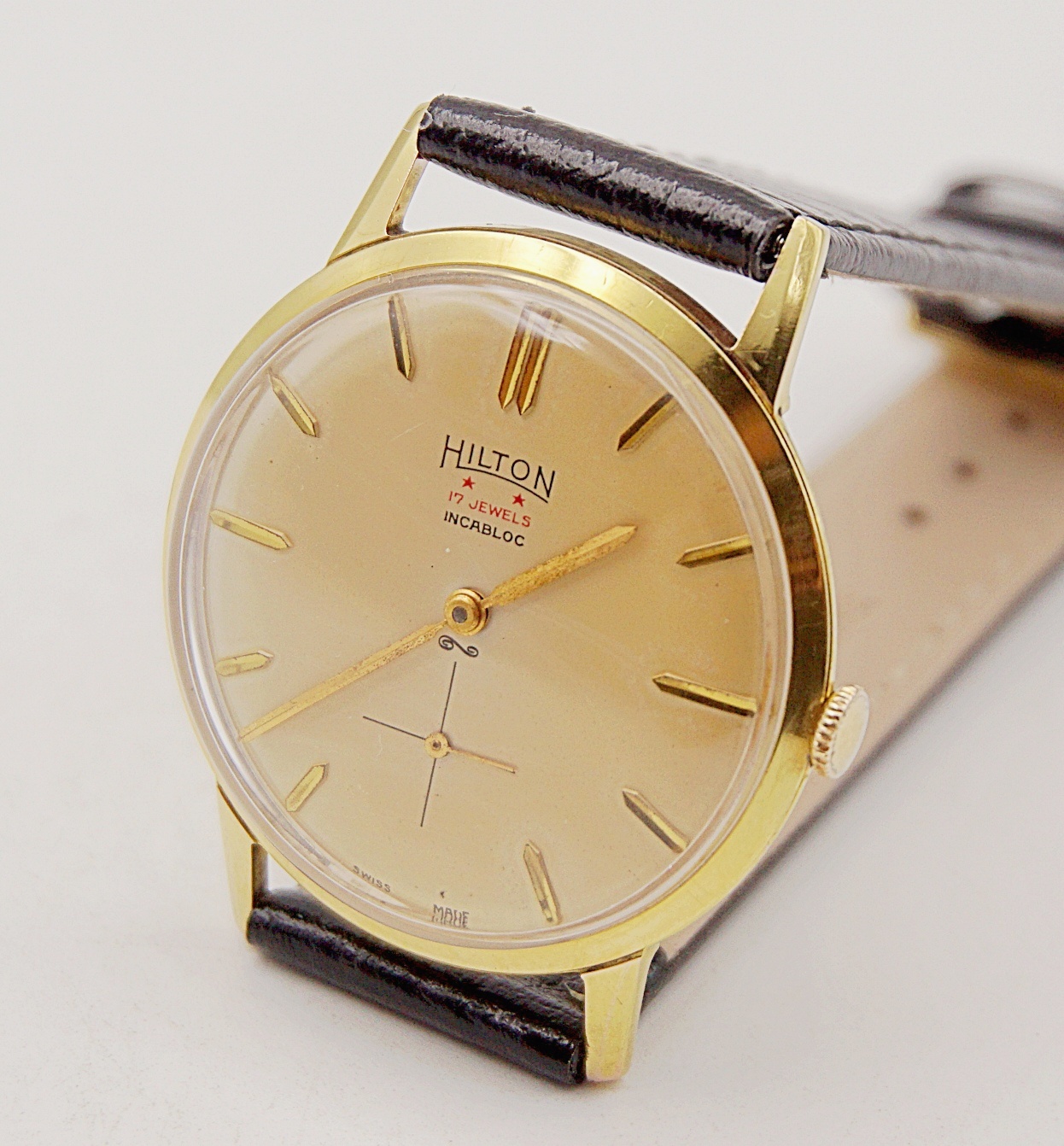 นาฬิกาเก่า HILTON ไขลานสองเข็มครึ่ง