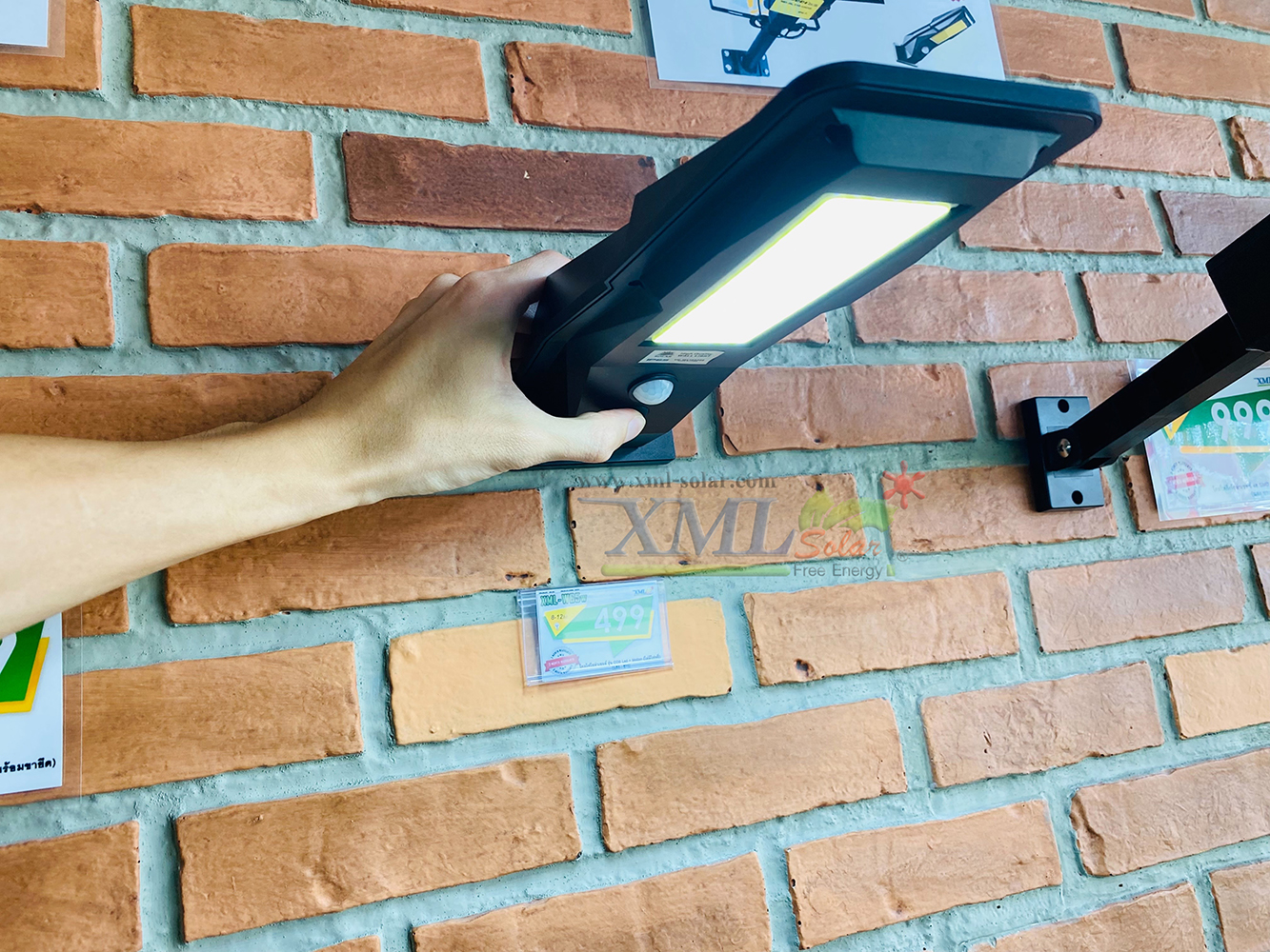 โคมไฟโซล่าเซลล์ รุ่น COB Led + Motion Sensor (ไม่มีคนผ่านไฟดับ)(แสง : ขาว)