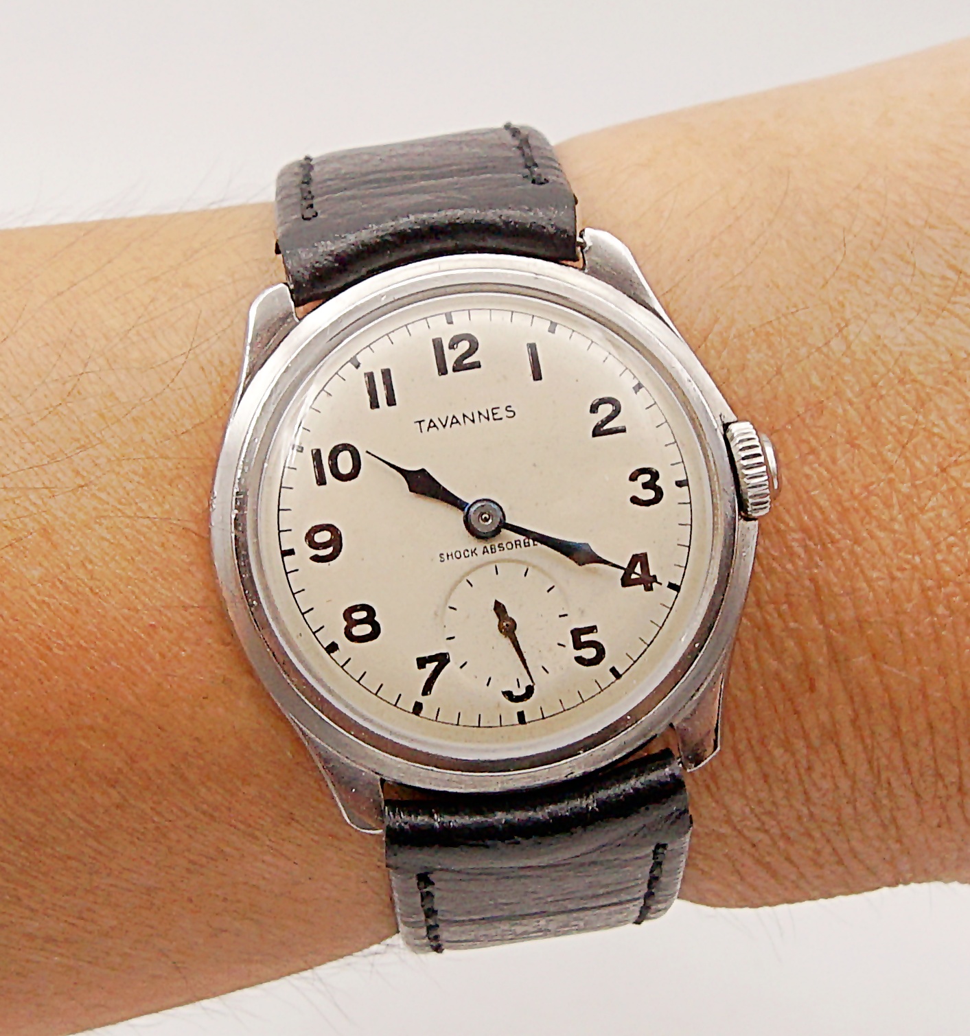 นาฬิกาเก่า TAVANNES ไขลานสองเข็มครึ่ง