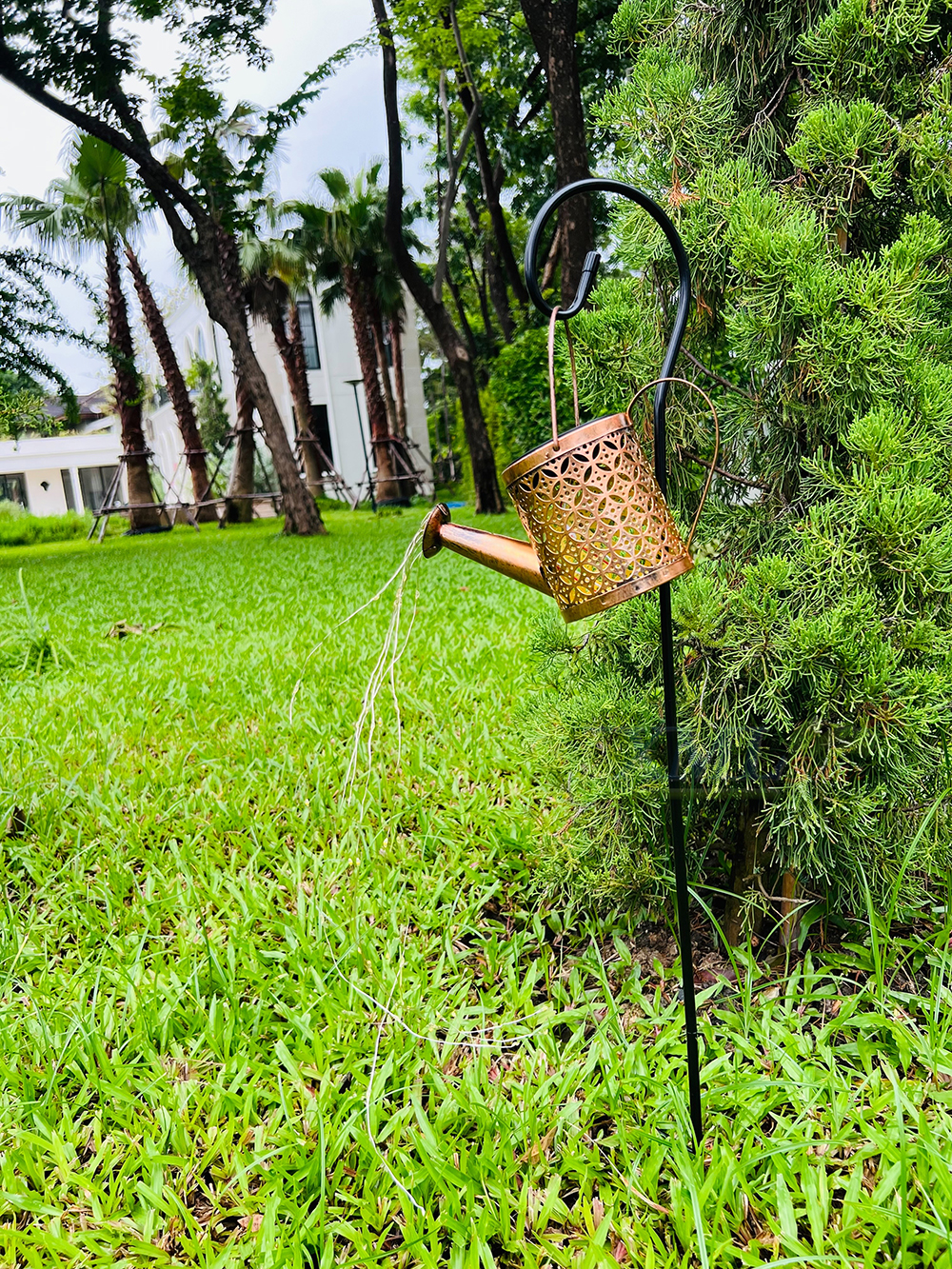 ไฟปักสนามโซล่าเซลล์ ทรงบัวรดน้ำ (chip 36 led ) (แสงเหลืองวอมไวท์)