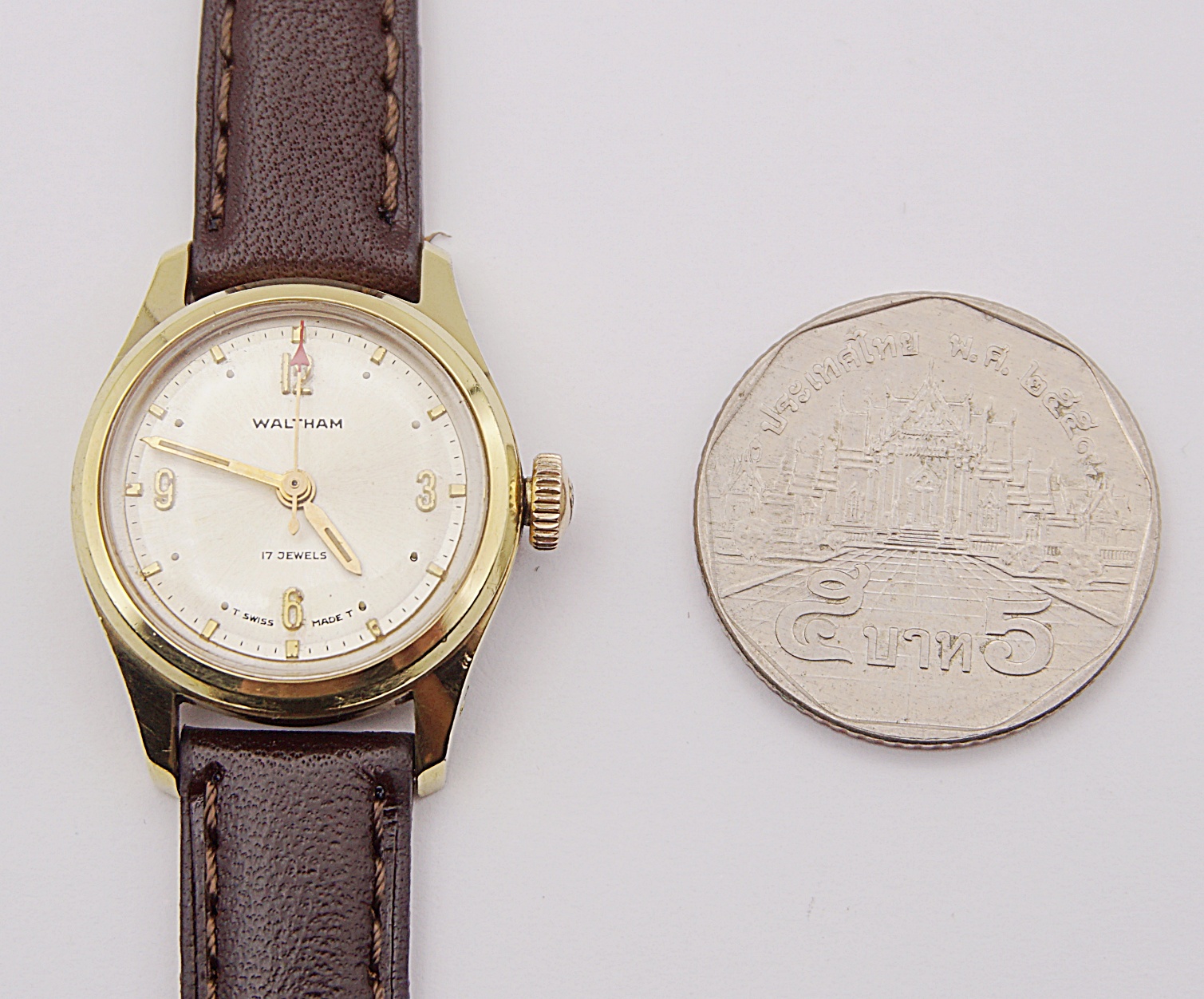 นาฬิกาเก่า WALTHAM ไขลาน (นาฬิกาผู้หญิง)