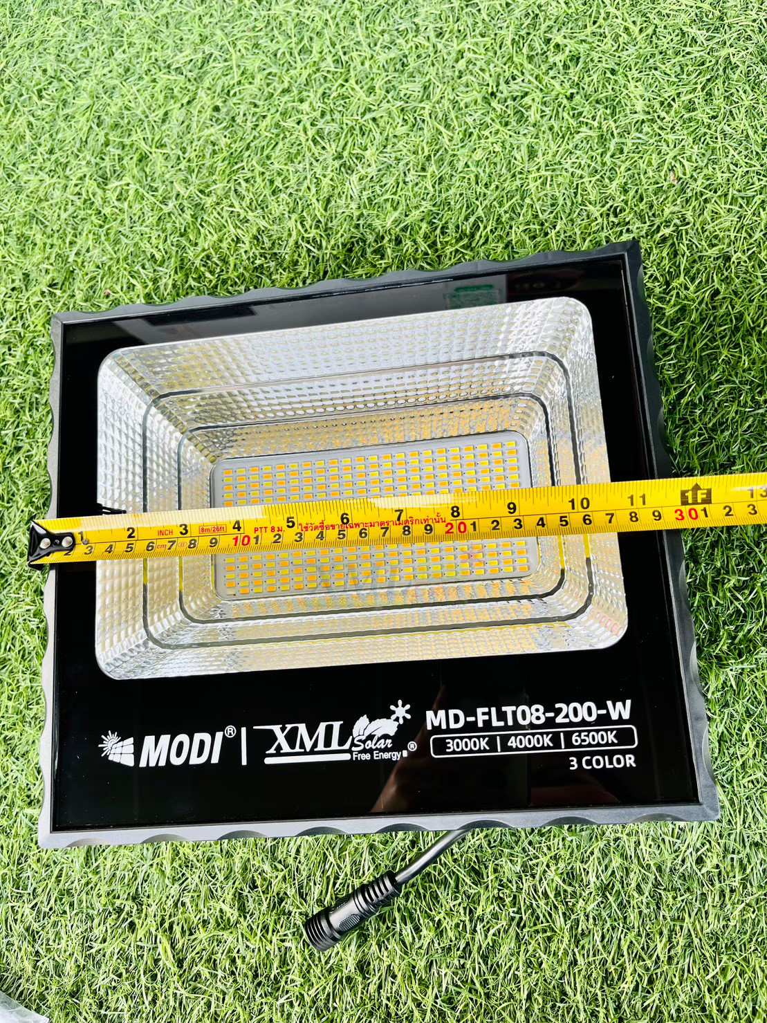 รุ่นประหยัด ไฟสปอตไลท์โซล่าเซลล์ 200 W. รุ่น MODI x XML (เปิดได้ 3 แสง)