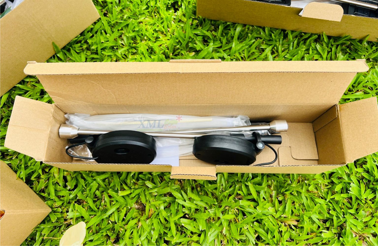 ไฟปักสนามโซล่าเซลล์ ทรงแมงกะพรุน (แสง : หลากสี)(1 แถม 1)