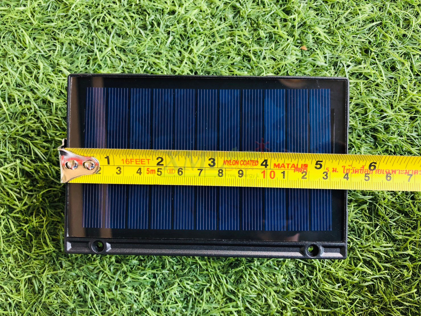 ไฟผนังโซล่าเซลล์ติดสันกำเเพง 3 LED (เเสง : เหลืองวอมไวท์) (1 เเถม 1)