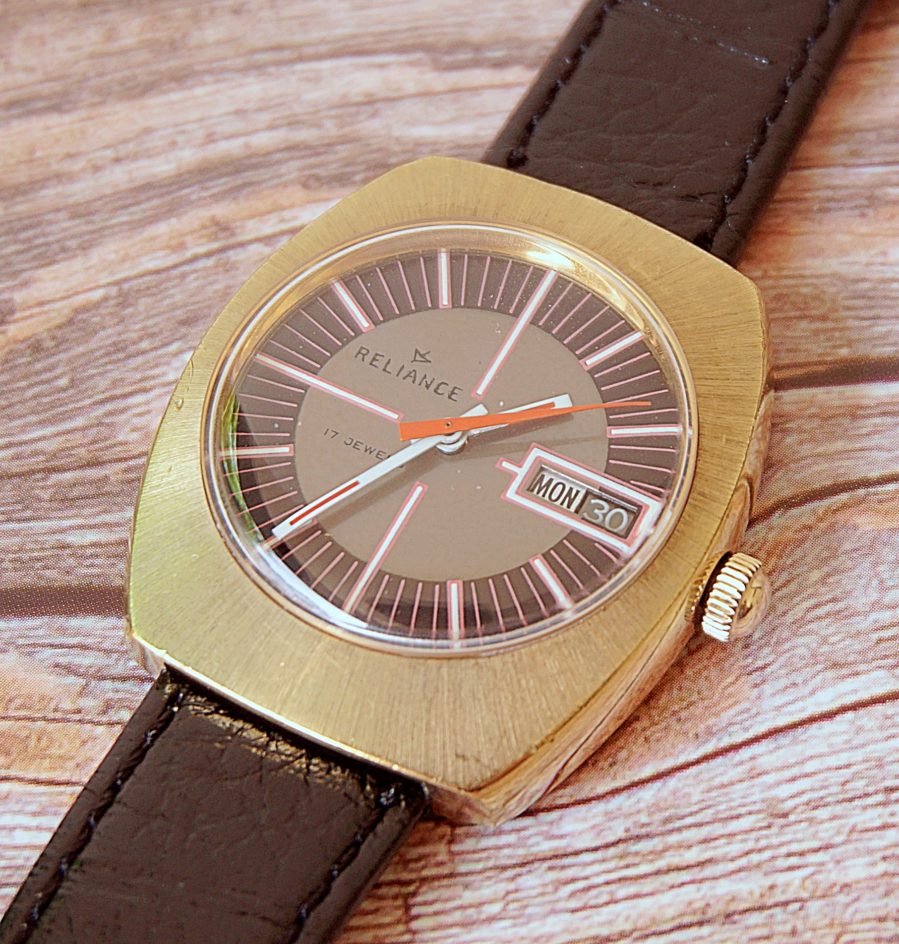 นาฬิกาเก่า RELIANCE ไขลาน