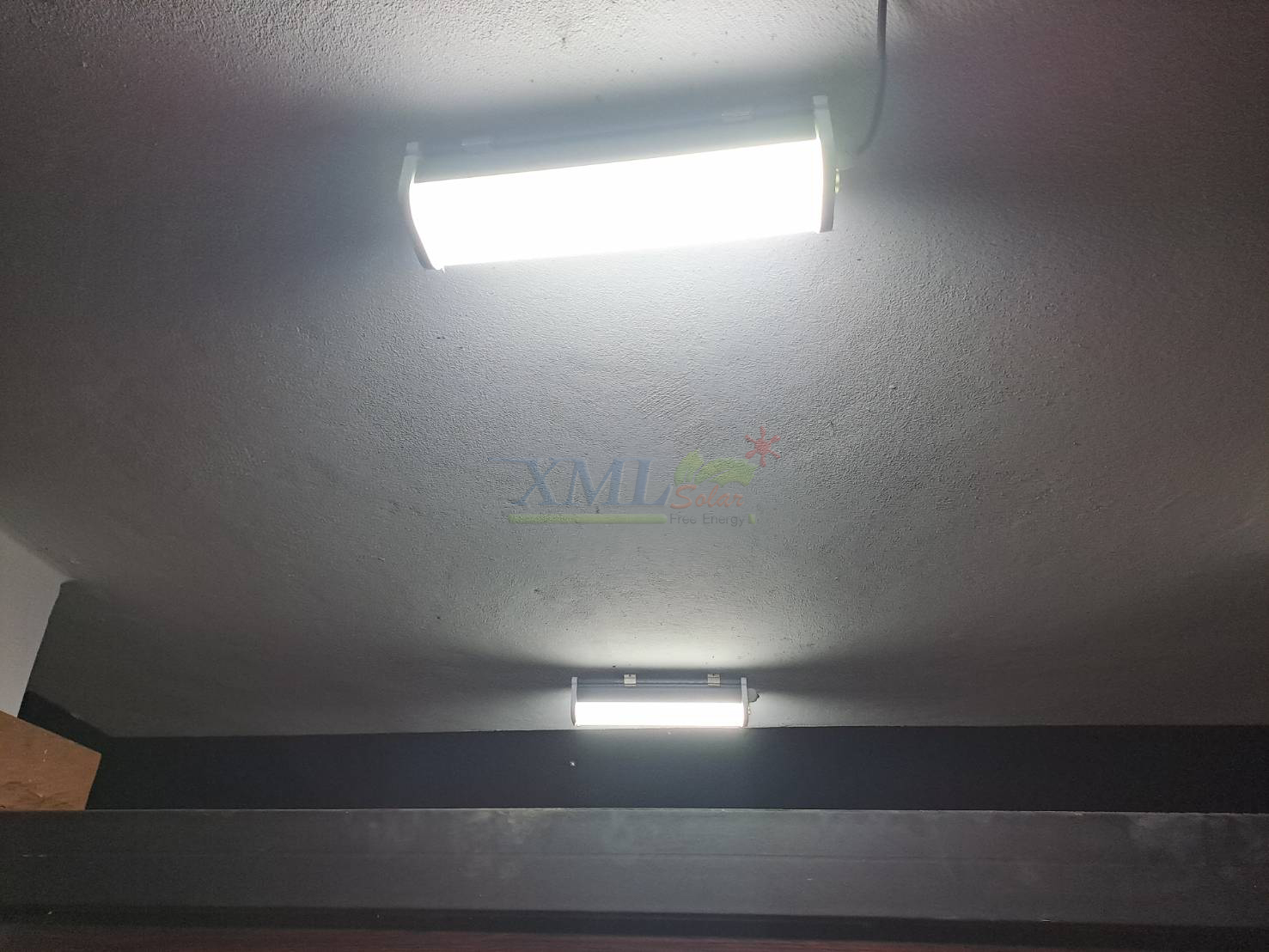 รุ่นประหยัด โคมไฟติดเพดานโซล่าเซลล์ หลอดยาว ไซต์เล็ก 30W. (แสงขาว)