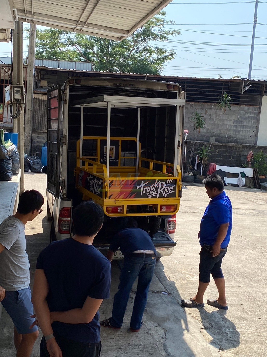 รถกระบะ 3 ล้อ โซล่าเซลล์