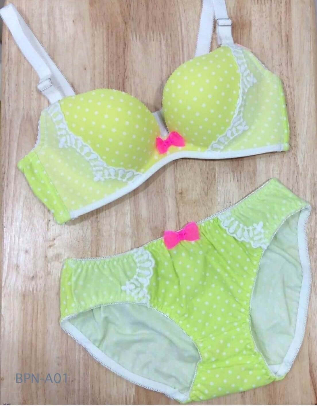 ชุดชั้นในญี่ปุ่น มีฟองน้ำเสริมในตัว ใส่แล้วอกชิด สีเขียว size 32 34 ราคาส่ง 3 ชิ้น คละแบบได้ ชุดละ 250