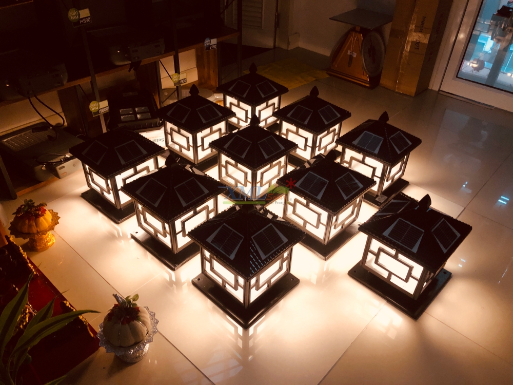 โคมไฟหัวเสาโซล่าเซลล์ + AC ทรง Japanese Style (สีดำ) (เปิดได้ 2 แสง)