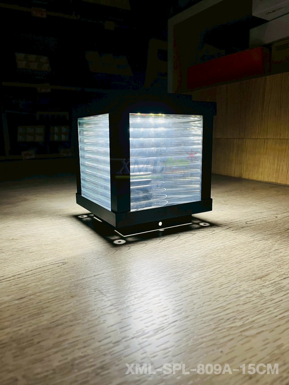 โคมไฟหัวเสาโซล่าเซลล์ รุ่น SPL-809 (เปิดได้ 3 แสง)