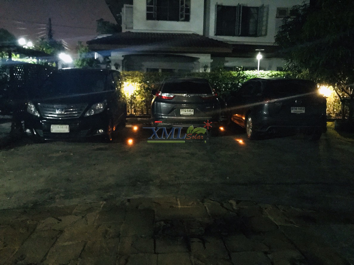 ไฟหมุดถนนโซล่าเซลล์ 6 LED รุ่น Robot (เเสง : เหลืองค้าง)